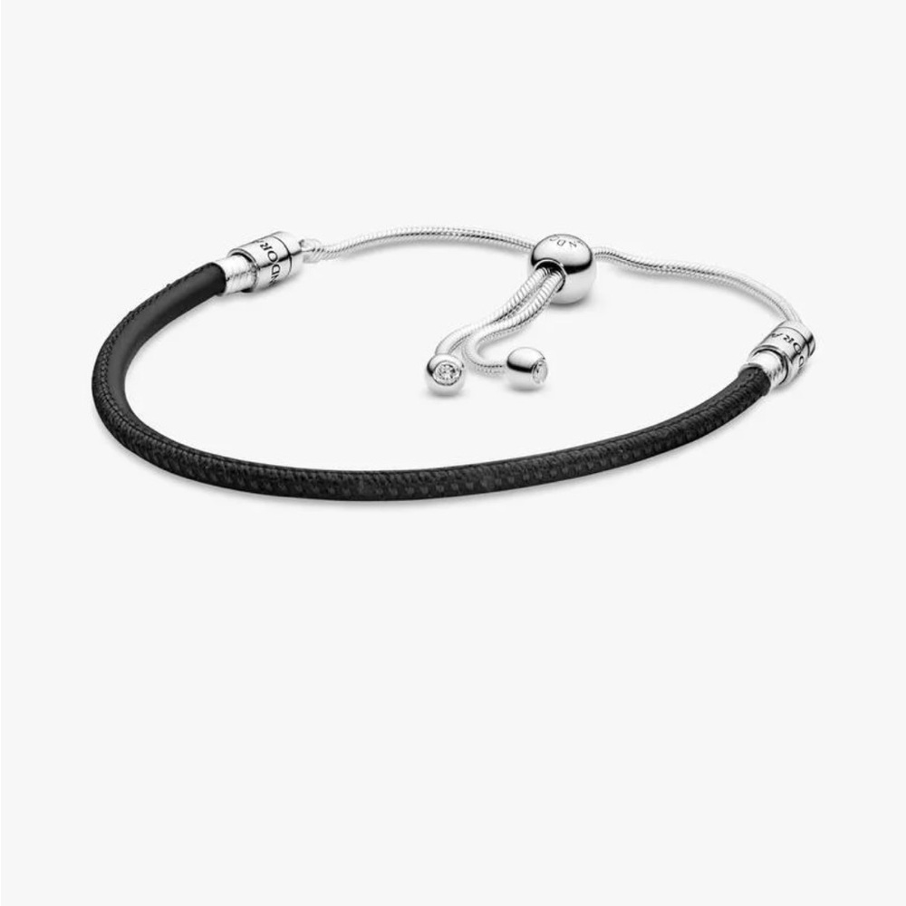 Silver sliding bracelet with black leather
Sterling silver with halloween charms - Picture 12 of 12